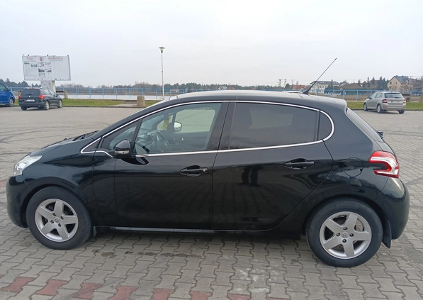 Peugeot 208 cena 29800 przebieg: 106000, rok produkcji 2015 z Niemodlin małe 121